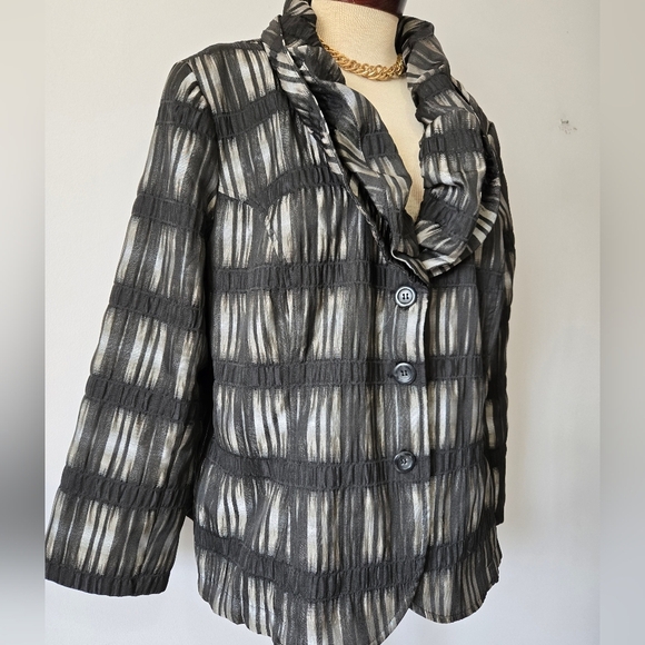 CARBONE Crinkle Ruffle Collar Lightweight Jacket. Size 48/ 16US - Picture 2 of 13